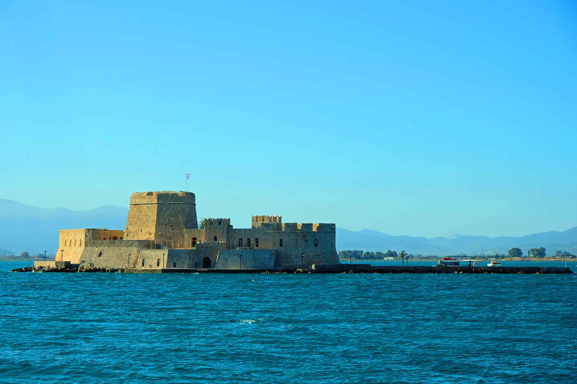 "Bourzi" Die Inselburg in der Bucht, Teil des Wandkalenders "Reise nach Athen"