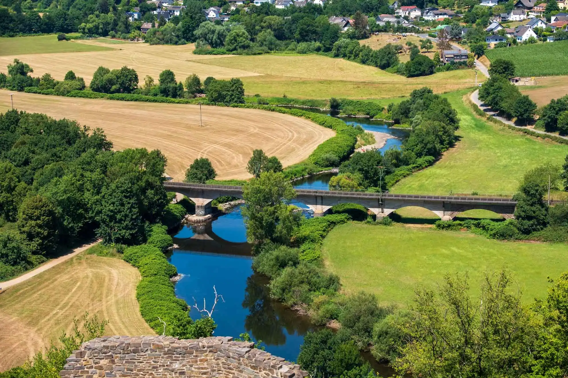 Eisenbahnbrücke über die Sieg, Teil des Wandkalenders "Blankenberg Burg und Stadt"